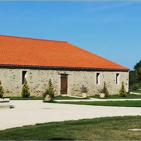 Les Allees De Terre-neuve Casa de Férias *